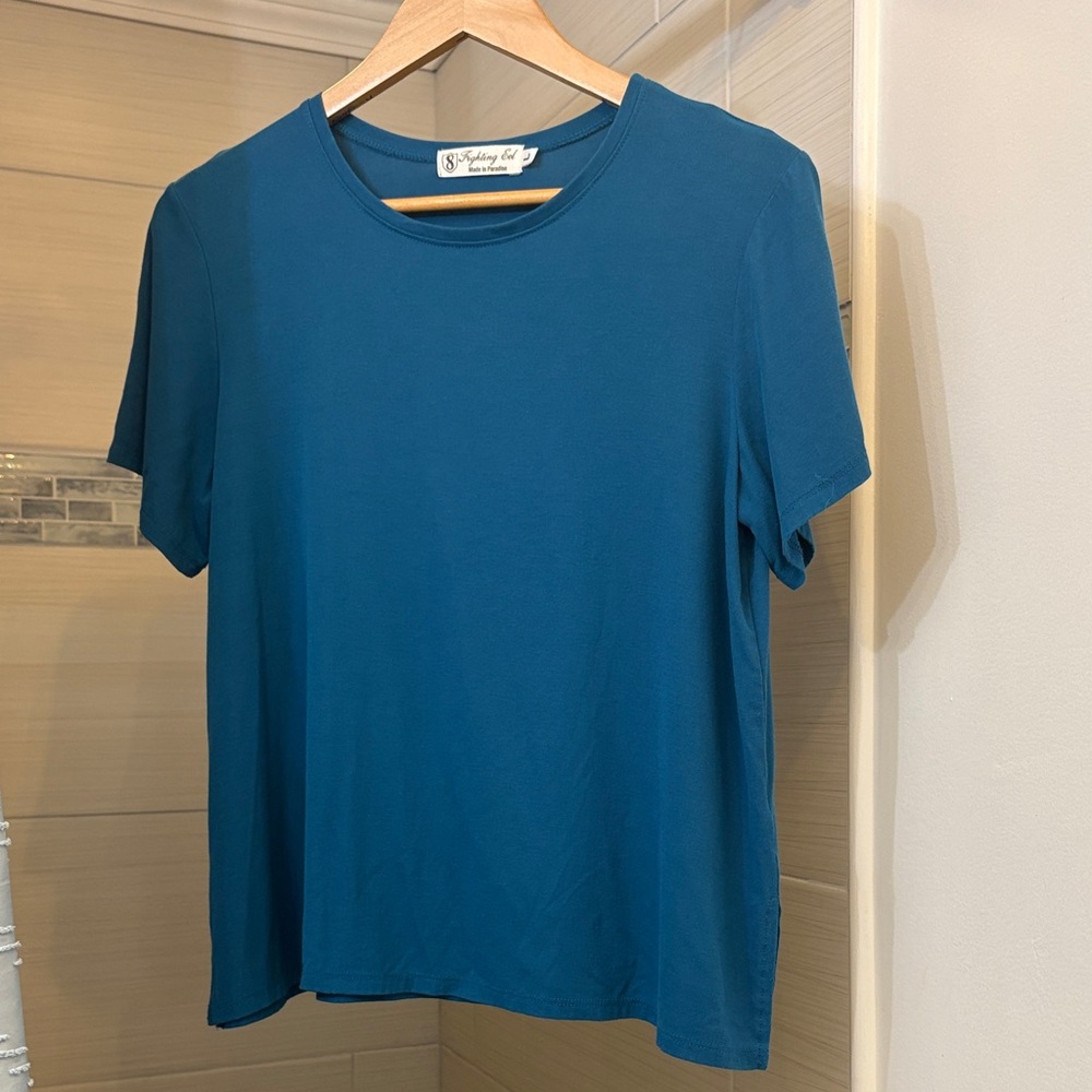 Fighting Eel Teal Short Sleeve Top